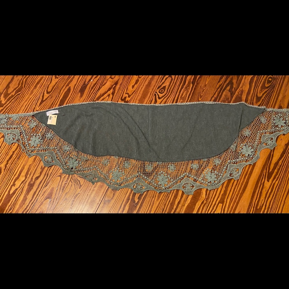 NWT! Taleen scarf 🧣 from King Ranch! Great Gift!